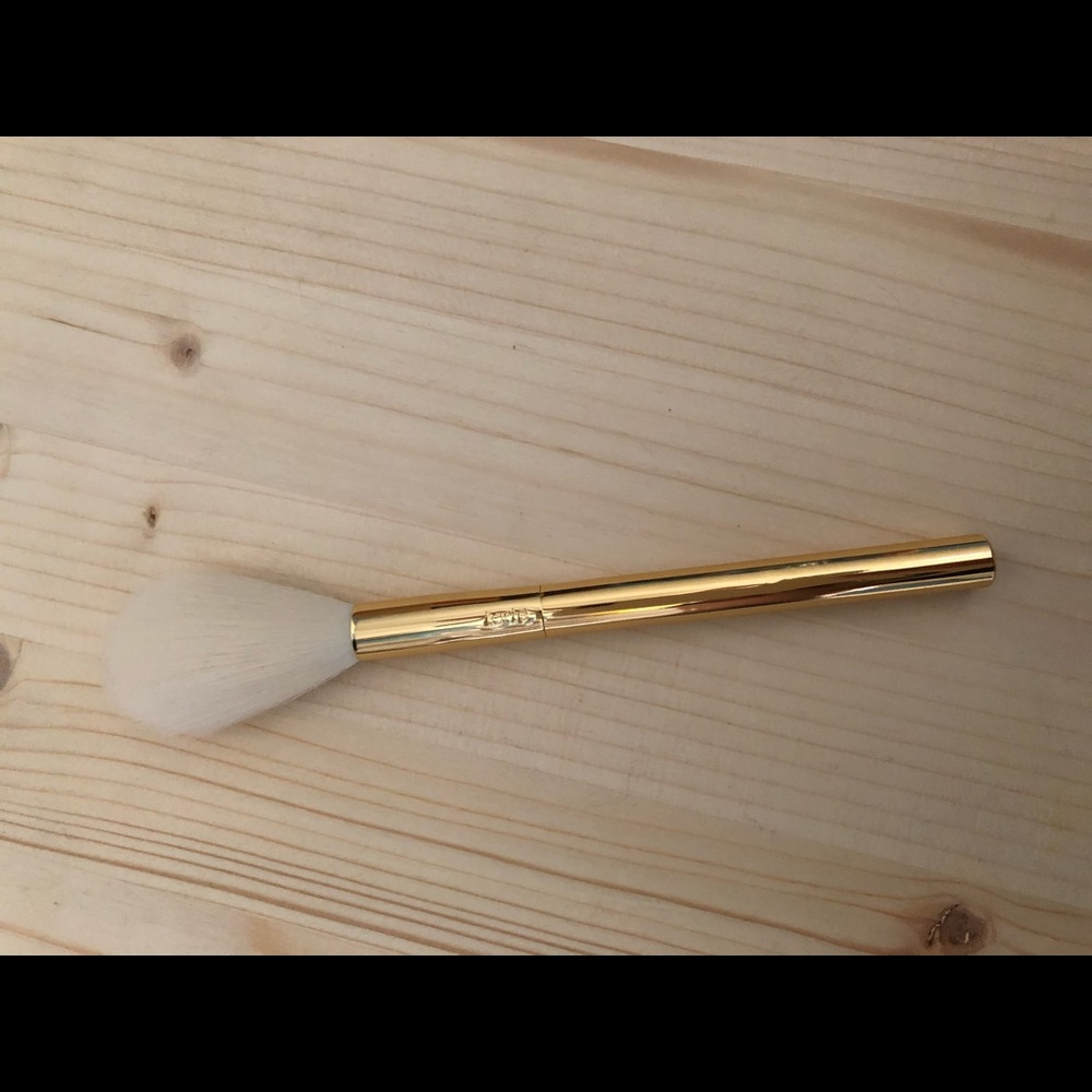 Tarts blush brush